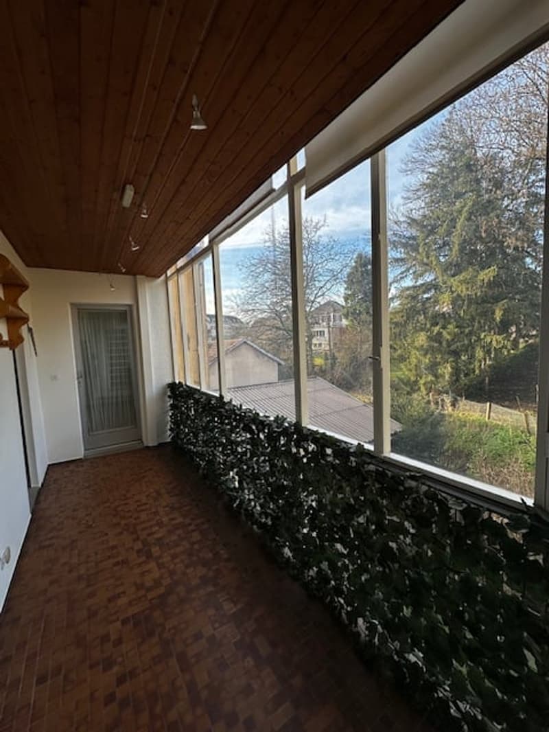 Spacieux appartement 4.5 pièces avec balcon et parking à Delémont (13)