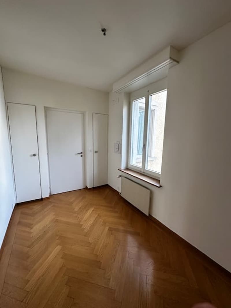 Spacieux appartement 4.5 pièces avec balcon et parking à Delémont (6)