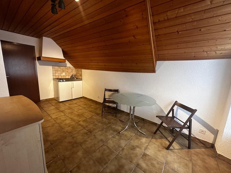 Kleines Apartment mit separatem Schlafzimmer zur Miete in Porrentruy (2)