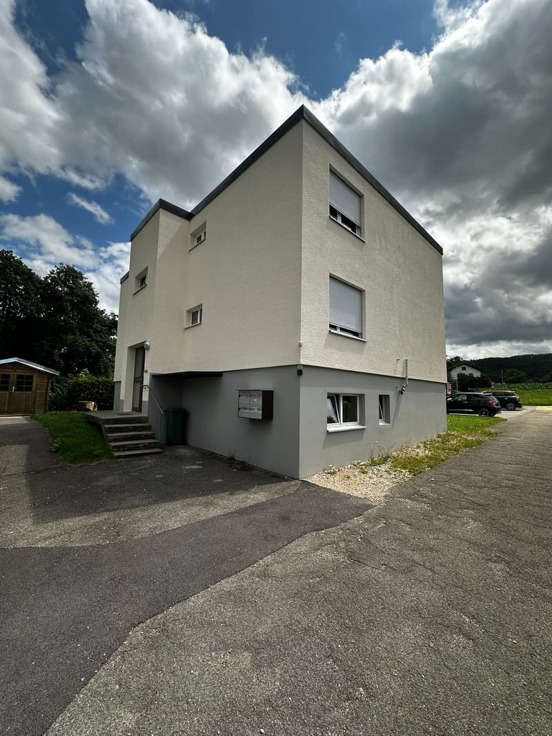 Wohnung mit 4.5 Zimmern und Balkon in Courgenay (2)