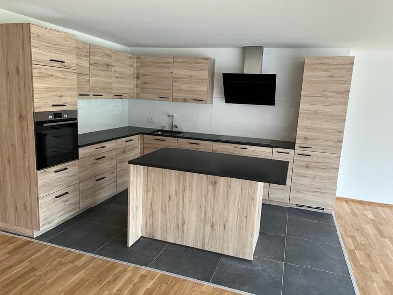 Geräumige 5.5-Zimmer-Wohnung mit Terrasse in Porrentruy (2)