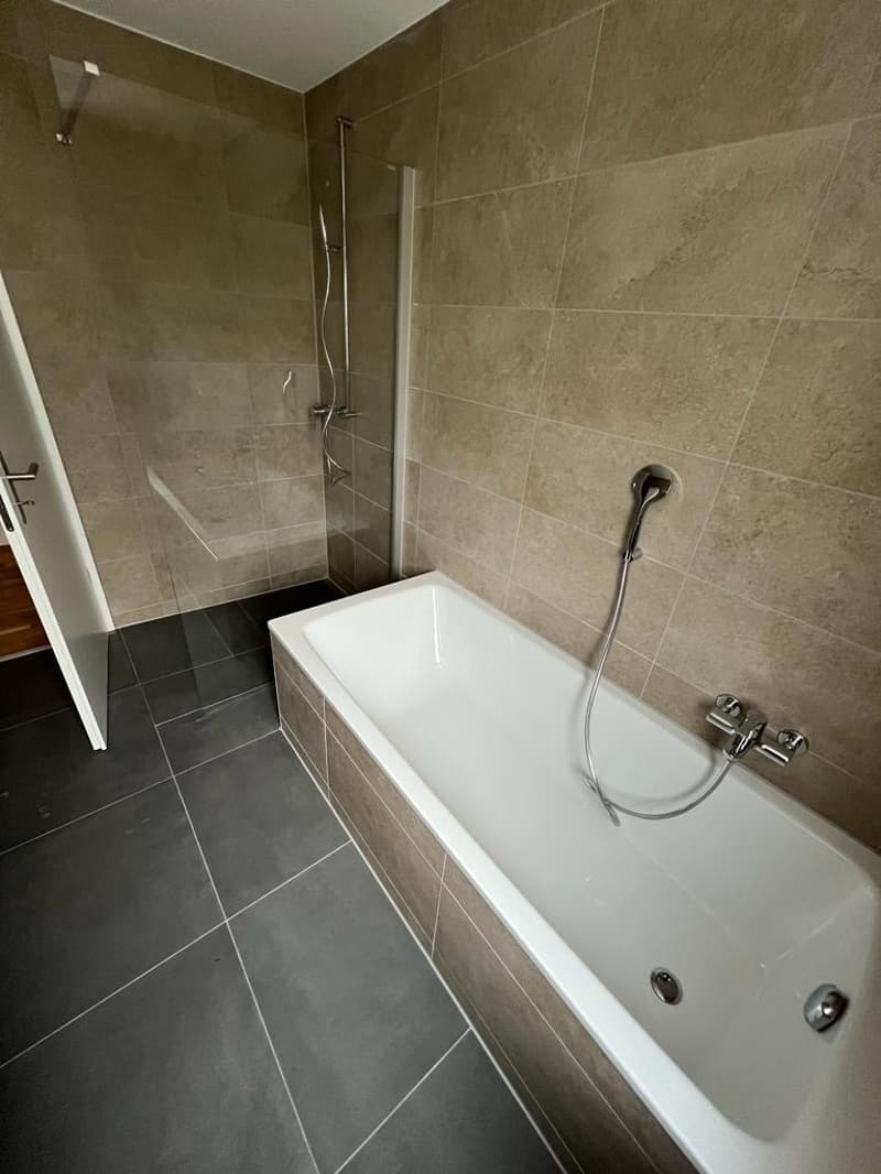 Geräumige 5.5-Zimmer-Wohnung mit Terrasse in Porrentruy (10)