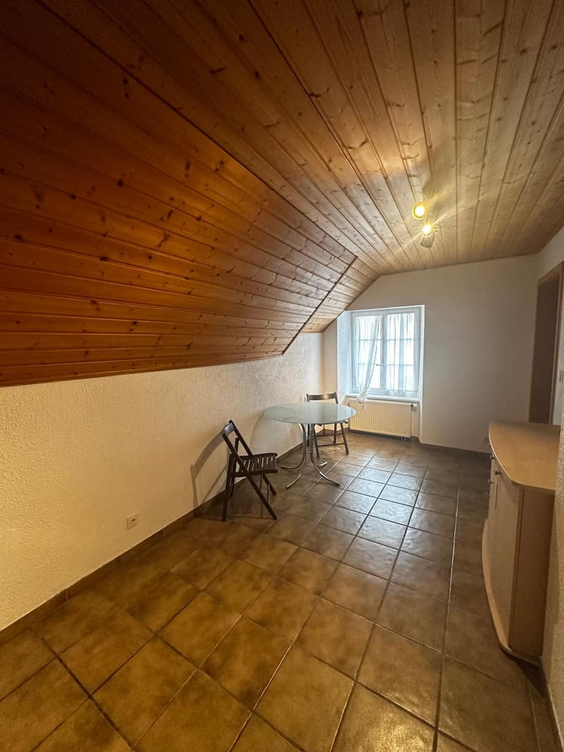 Petit appartement avec chambre séparée à louer à Porrentruy (3)