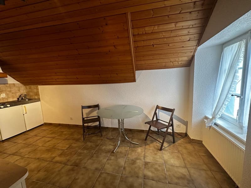 Petit appartement avec chambre séparée à louer à Porrentruy (4)