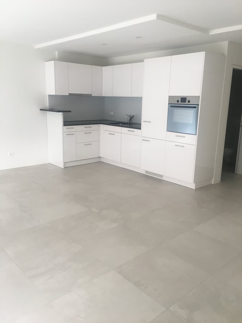 Helle 2.5-Zimmer-Wohnung mit Balkon in Biel – ab 01.12.2026 verfügbar! (3)