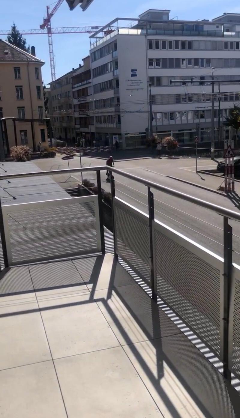 Helle 2.5-Zimmer-Wohnung mit Balkon in Biel – ab 01.12.2026 verfügbar! (2)
