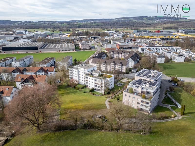 Spacious 4.5-room apartment with great views into the green and good connections (11)
