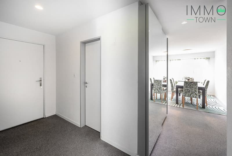 Spacious 4.5-room apartment with great views into the green and good connections (2)