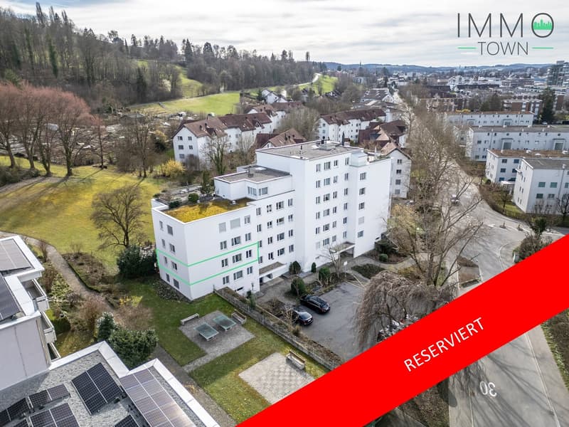 Spacious 4.5-room apartment with great views into the green and good connections (1)