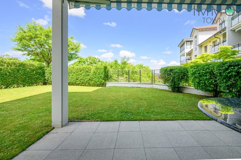 Wohnen mit Weitblick: Grosszügige Gartenwohnung mit 280 m² fantastischem, privatem Gartenparadies (11)