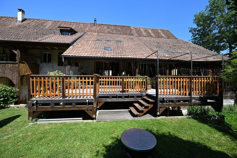 Propriété en appartement dans une ferme historique avec confort de vie moderne et jardin de rêve (31)