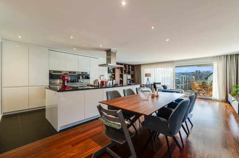 Exclusive 4.5-Room Apartment with Private Lift Access in a Prime Allschwil Location (2)