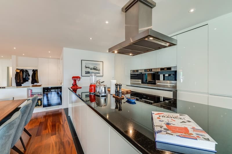 Exclusive 4.5-Room Apartment with Private Lift Access in a Prime Allschwil Location (5)
