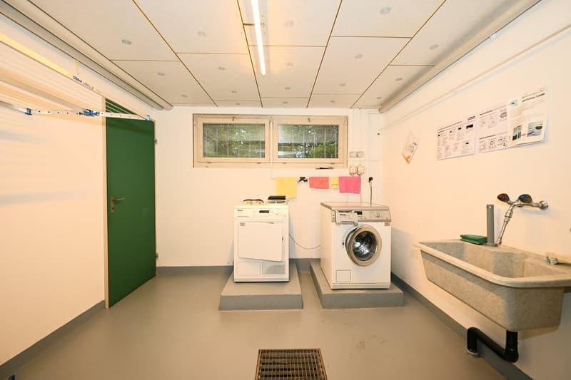Grosszügige und ruhig gelegene 5-Zimmer-Wohnung mit Garage an exklusiver Lage auf dem Bruderholz (17)