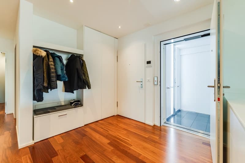Exclusive 4.5-Room Apartment with Private Lift Access in a Prime Allschwil Location (10)