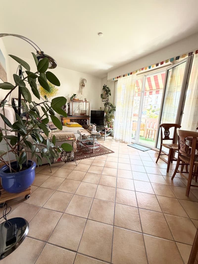 Affascinante appartamento di 3.5 locali a Prilly (2)