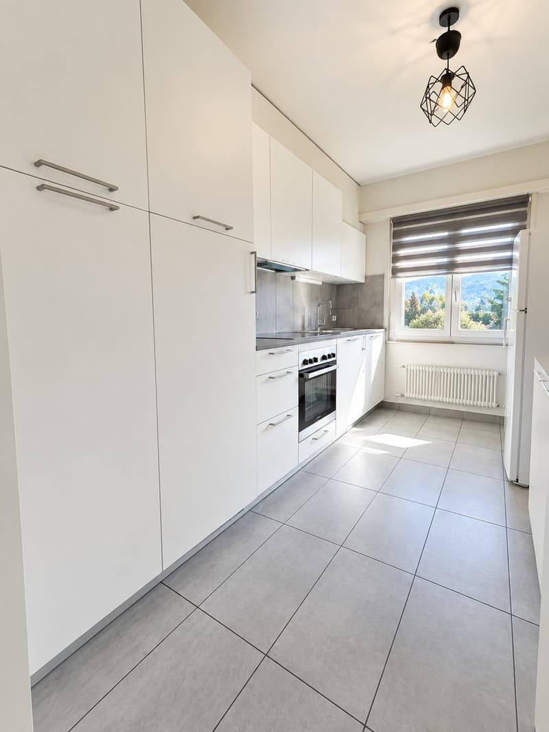 Spacieux appartement de 3.5 pièces rénové d'environ 90m2 (5)
