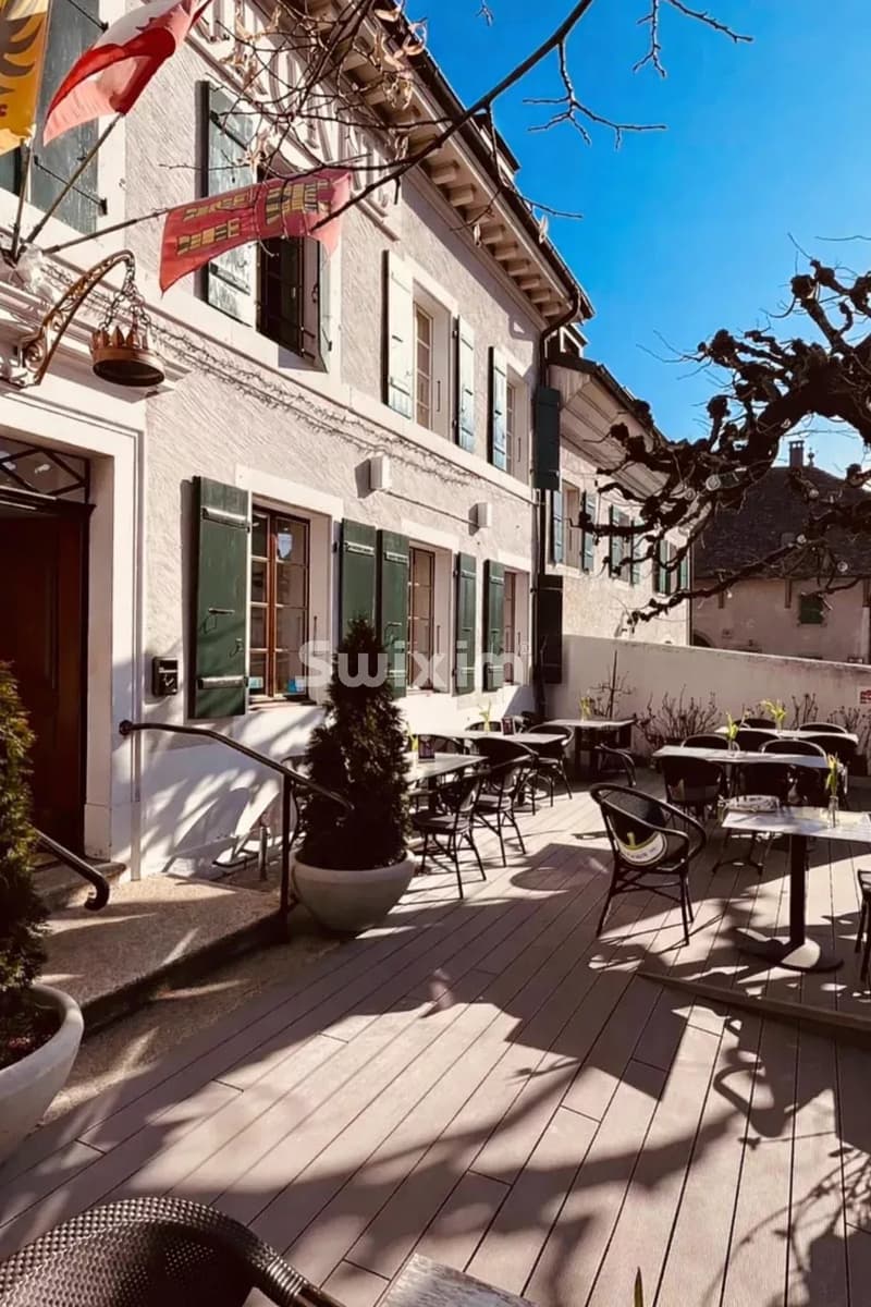 Charming restaurant with terrace (4)