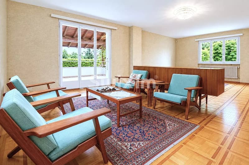 Detached house ideally located (4)