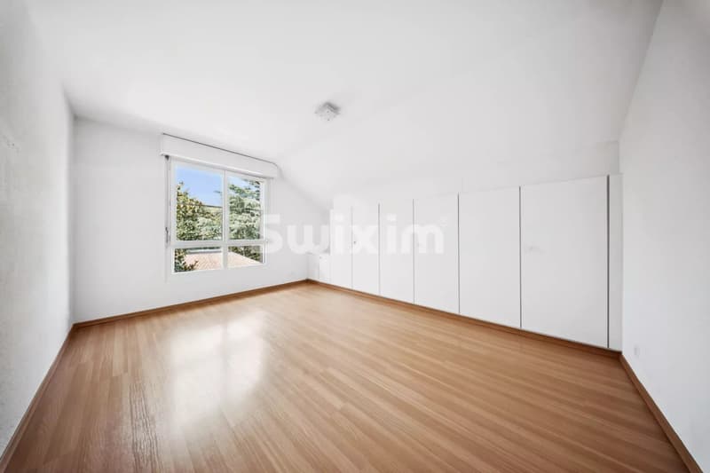 Individual villa of high standing (5)