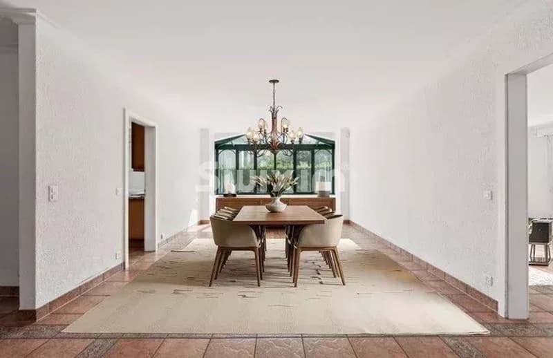 Individual villa of high standing (3)