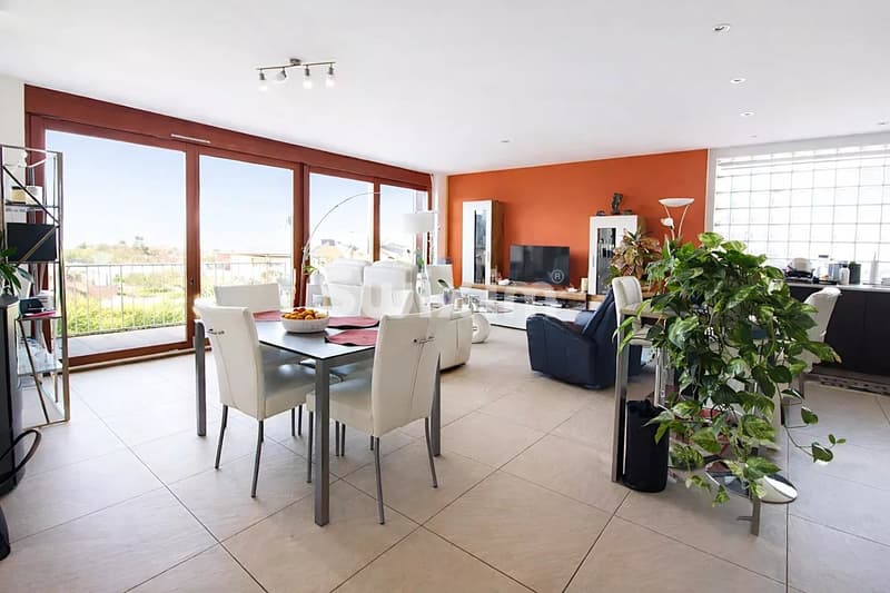 Bel appartement au dernier étage (1)