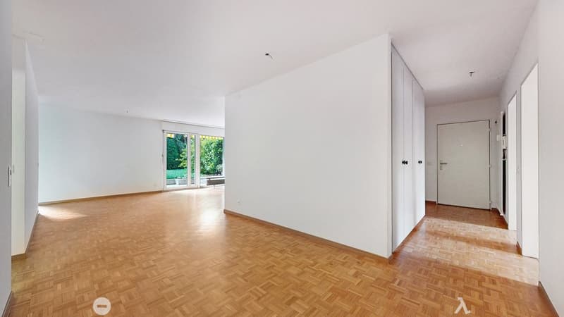 Eingang_und_Wohnzimmer.png