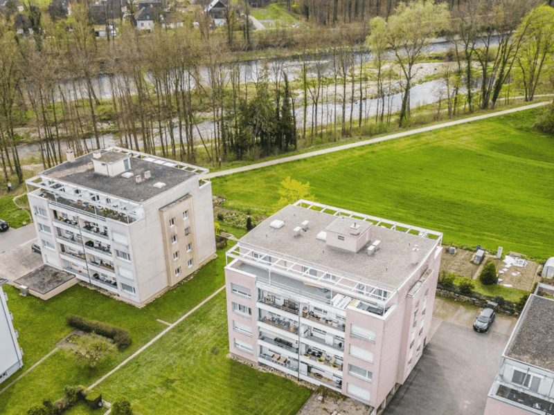 EINZIGARTIGE LAGE MIT POOL & AAREZUGANG (11)