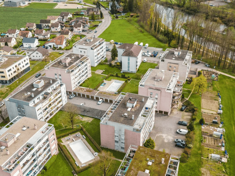 EINZIGARTIGE LAGE MIT POOL & AAREZUGANG (13)