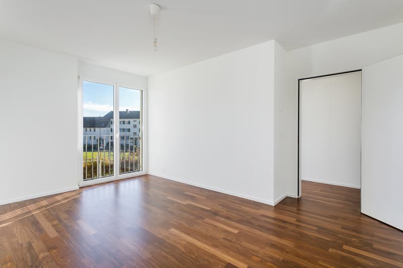 Die publizierten Bilder stammen von einer ähnlichen Wohnung desselben Gebäudes und dienen zur Veranschaulichung des Ausbaustandards.