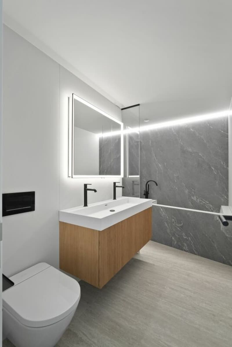 Appartamento penthouse di 5,5 locali con vista mozzafiato sulle montagne e sul lago (13)