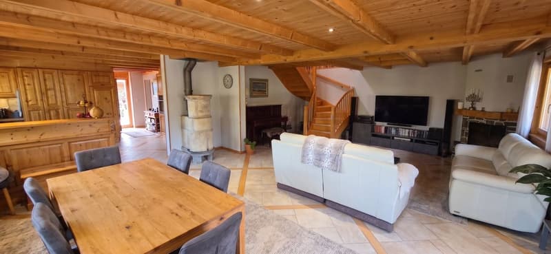 Authentique chalet de 1850 - Charme, espace et tradition (5)