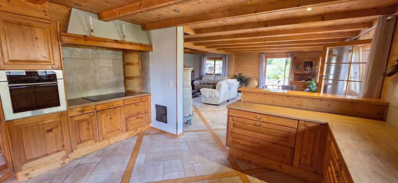 Authentique chalet de 1850 - Charme, espace et tradition (7)