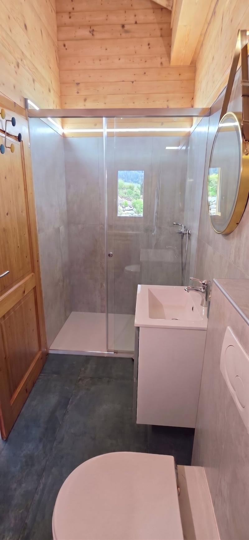 Authentique chalet de 1850 - Charme, espace et tradition (8)