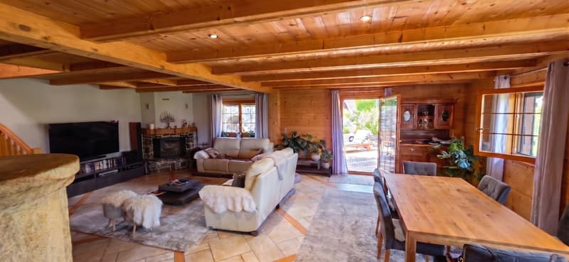 Authentique chalet de 1850 - Charme, espace et tradition (2)