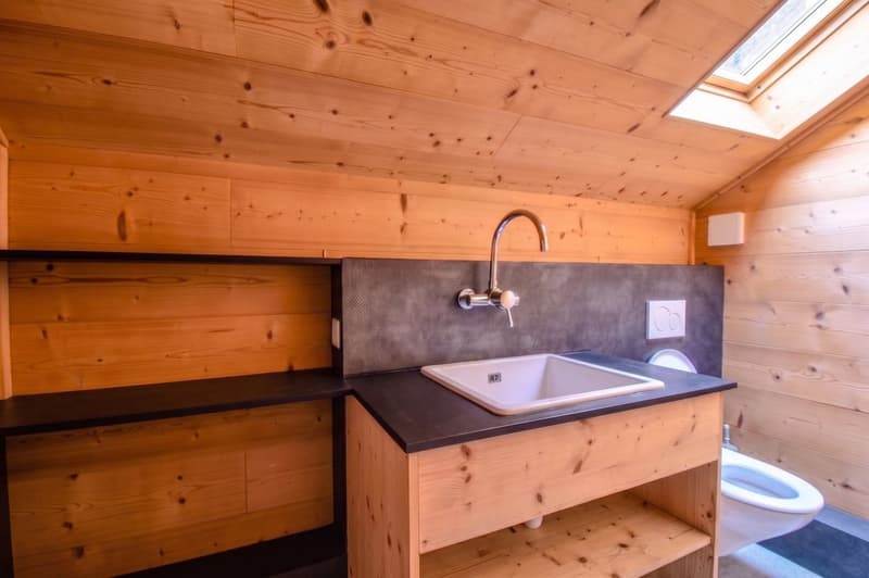 Etage, colonne de lavage et WC