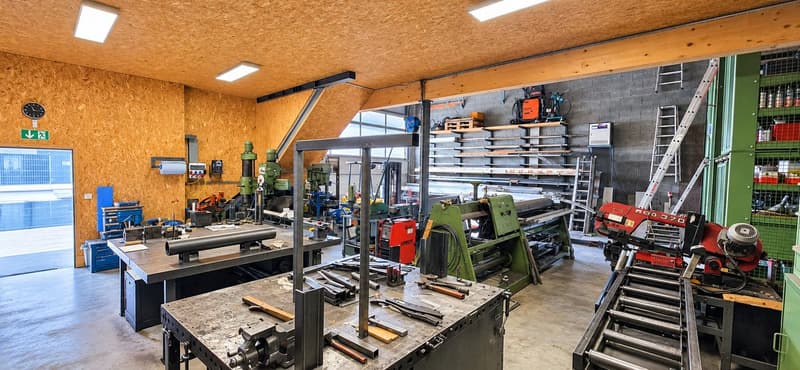 Halle artisanale avec atelier, bureaux et mezzanine - env. 190 m² utiles (2)