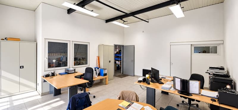 Halle artisanale avec atelier, bureaux et mezzanine - env. 190 m² utiles (5)