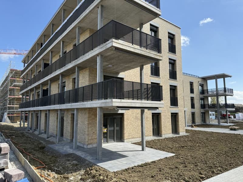 4.5-Room Ground-Floor Apartment with Spacious Garden (D 0.5) (1)