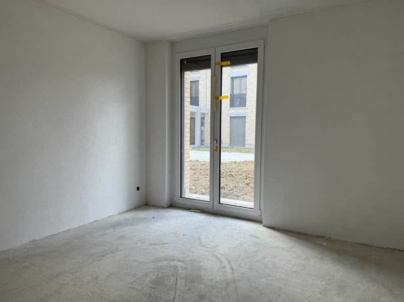4.5-Room Ground-Floor Apartment with Spacious Garden (D 0.5) (6)