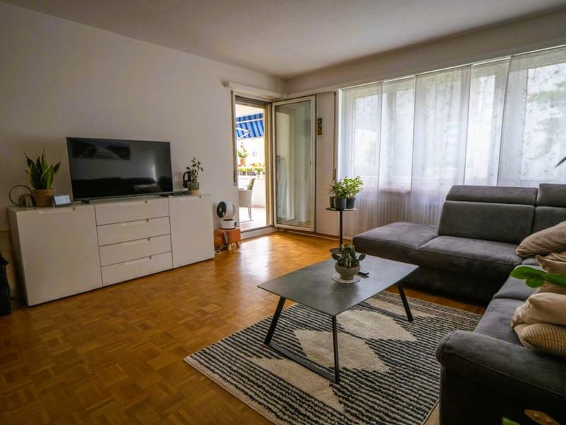 Attraktive 3.5-Zimmer-Wohnung mit Südbalkon in Domat/Ems (7)