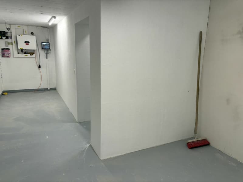 Stauraum oder Platz für Hobby gesucht? Disponibelraum zu vermieten. (3)