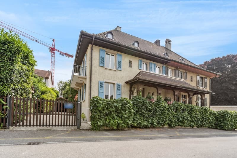 Villa aux volumes généreux et intimité préservée au coeur d'Yverdon (1)