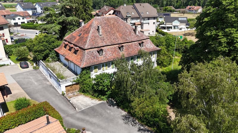 Charaktervolles Gebäude mit Renovierungspotenzial für 5 Wohnungen (6)