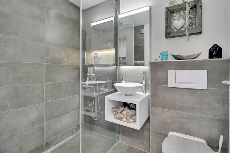 Badezimmer (EG)