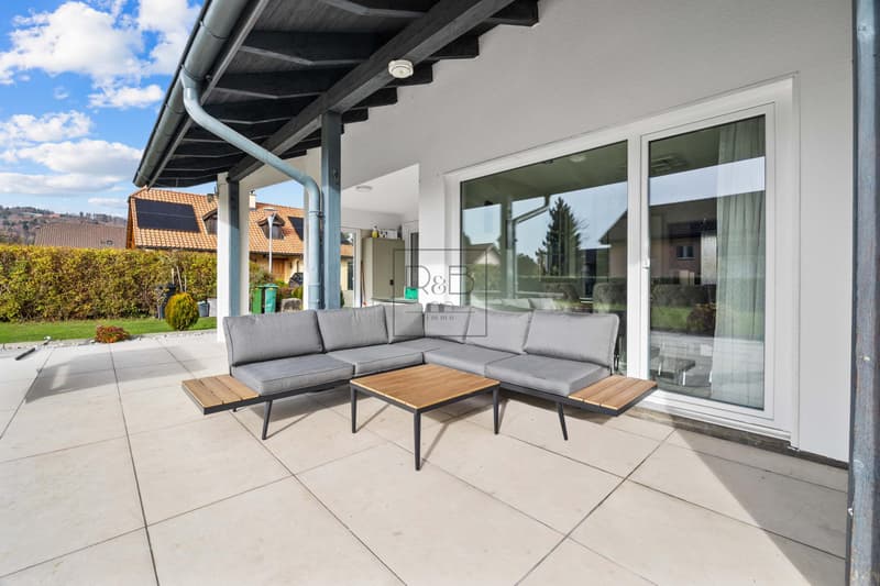 Magnifique maison de deux appartements (12)