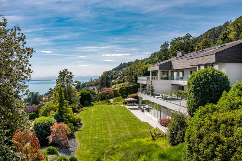 Exceptional contemporary villa with panoramic views (1)