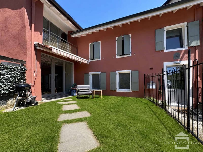 Maison mitoyenne de 7.5 pièces avec jardin et jardin d'hiver (1)