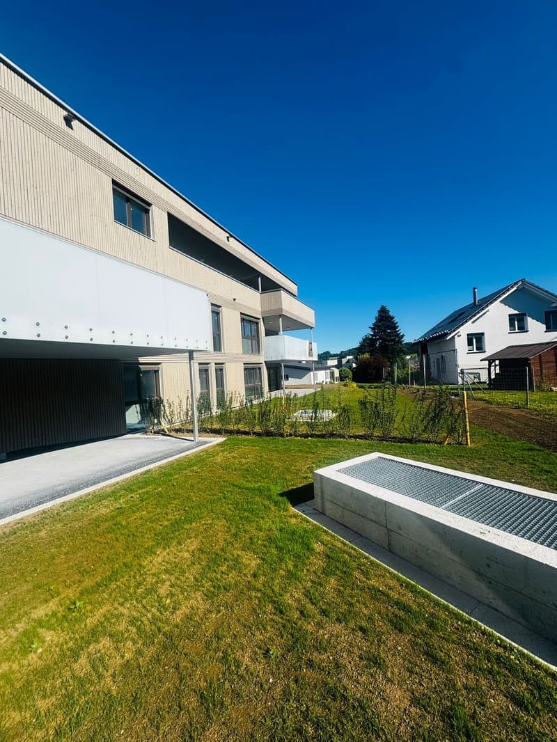 Attraktive 6.5 Zimmer Neubauwohnung an ruhiger Lage in Erlen (5)