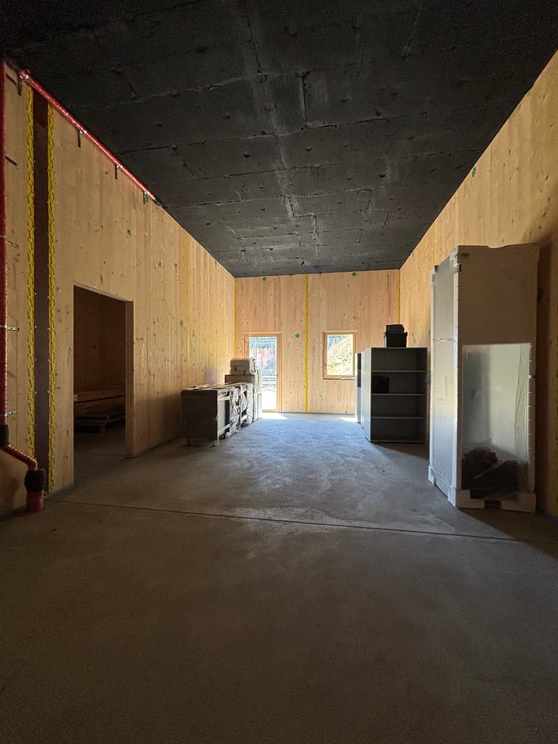 Commercial space with storage in Cama - Unique opportunity (5)